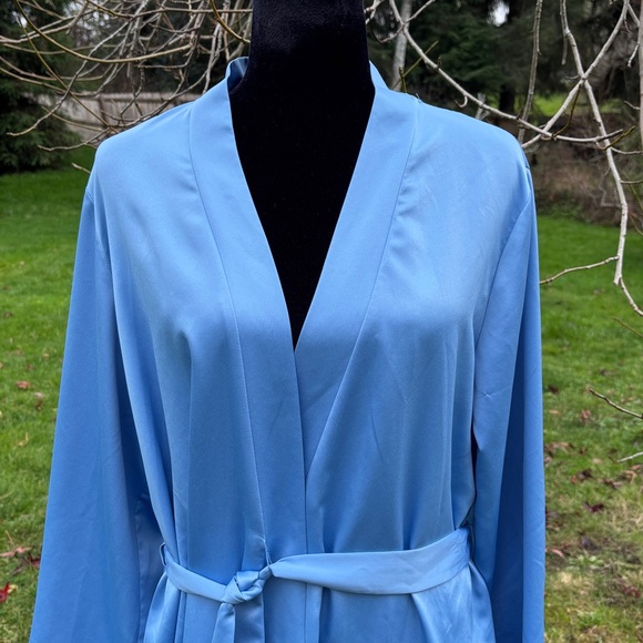 Secret Treasures Robe - Picture 3 of 10